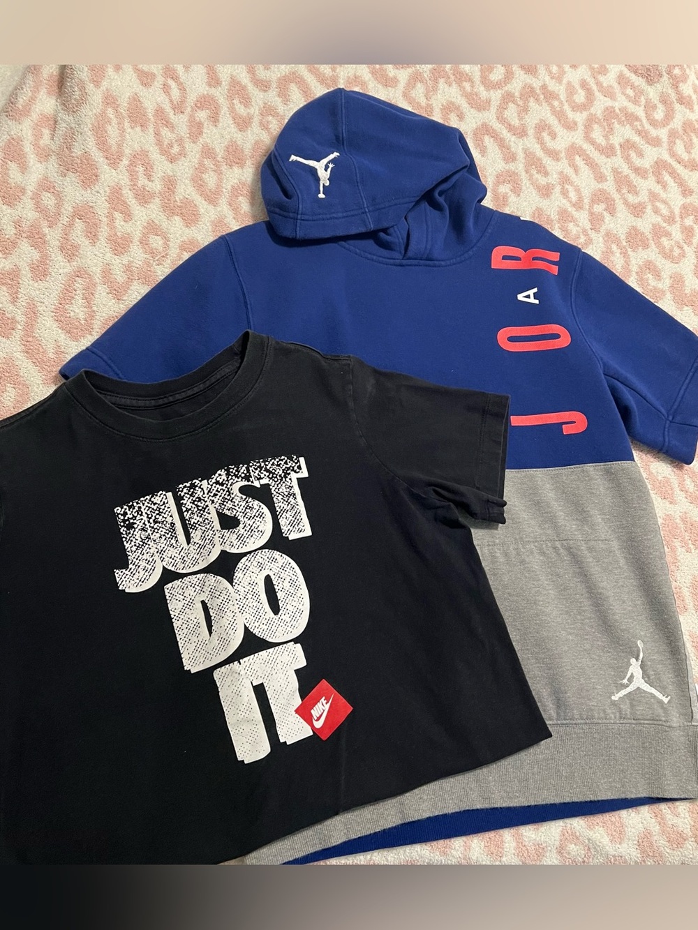 Nike Kids' Black 'Just Do It' Tee & Blue/Grey Jordan SS Hoodie sz L